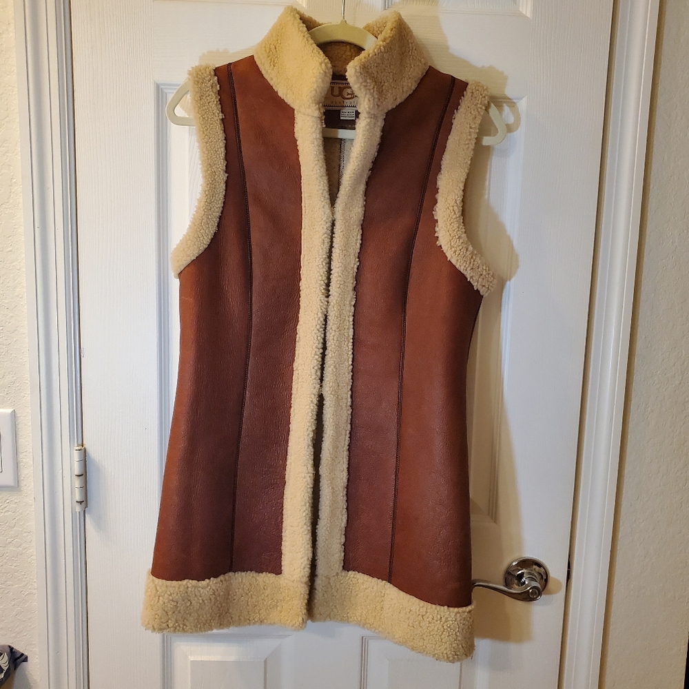 Vintage UGG Women's Tan Leather and Cream Shearling Vest